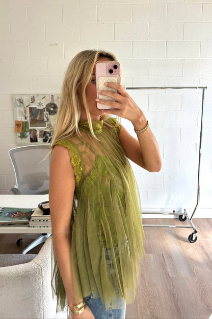 Woodland Lace Veil Top